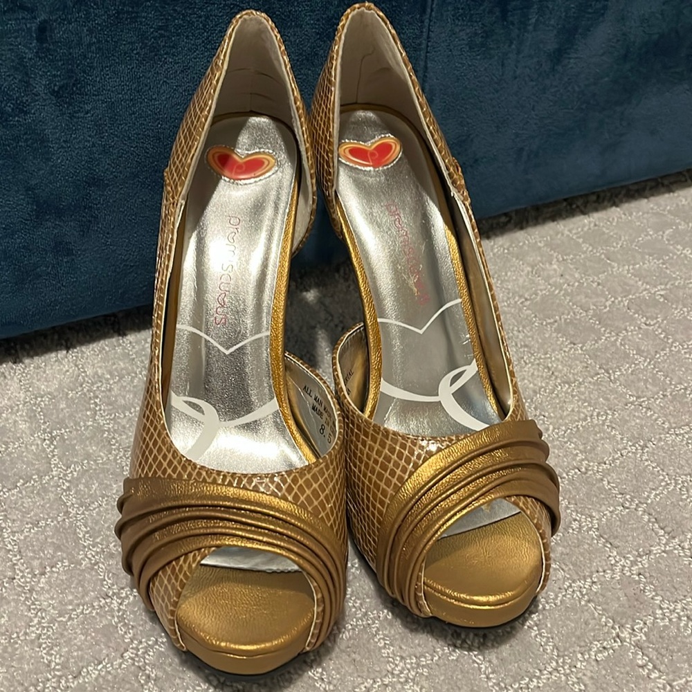 Promiscuous Taupe Heals